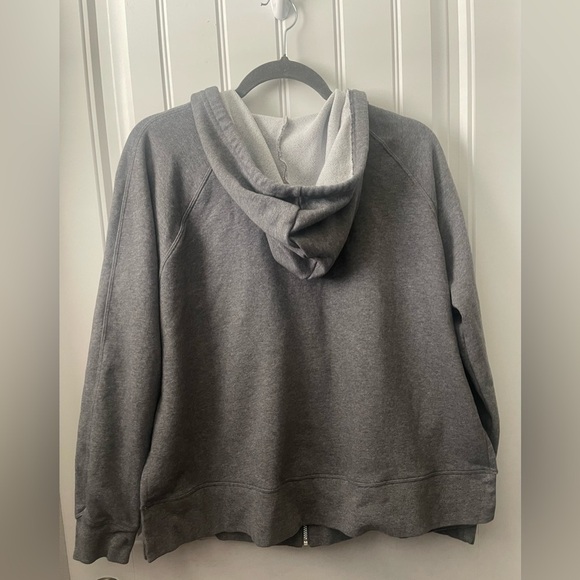Nike Gray Zip-Up Hoodie
Women’s size Medium 
NWOT - Picture 2 of 4